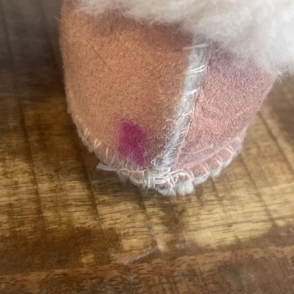Minnetonka Moccasins Pink Lambs Wool Suede BOOTIES BOOTS Size 5 Infant READ FLAW